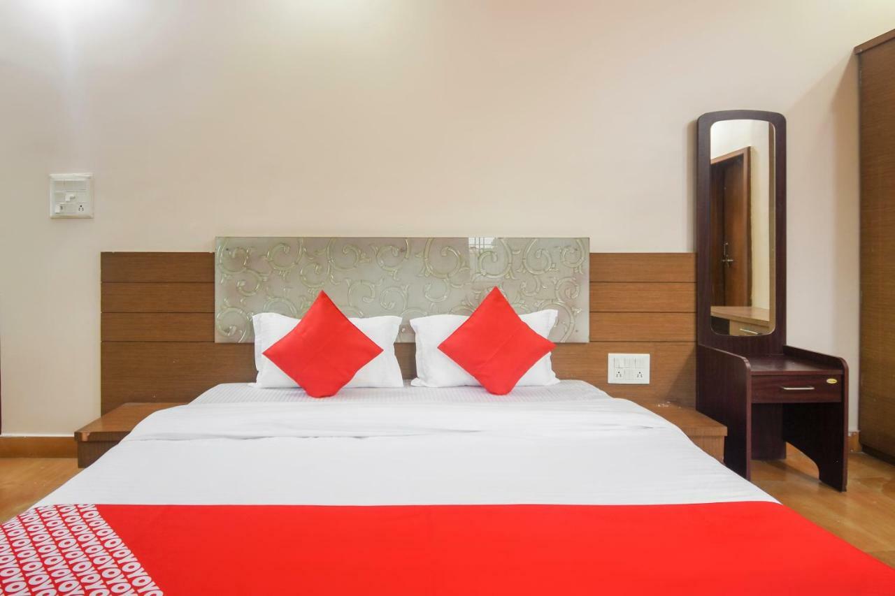 Oyo 47464 Hotel The Country Club Bilāspur Dış mekan fotoğraf